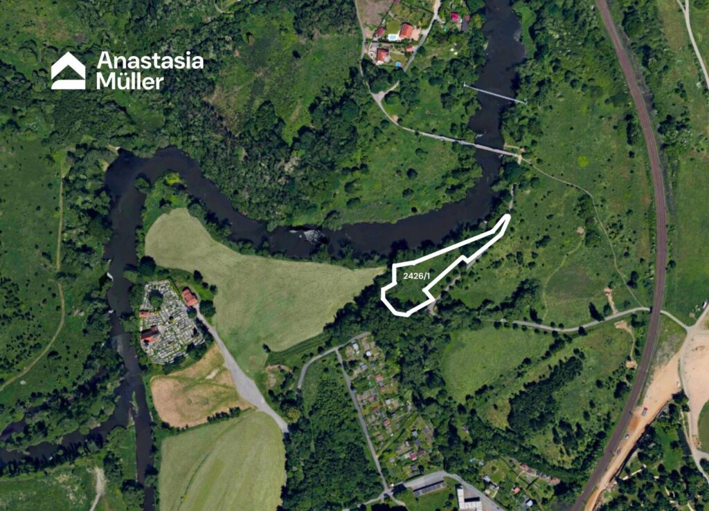 Pronájem pozemku 3877 m², Doubravka